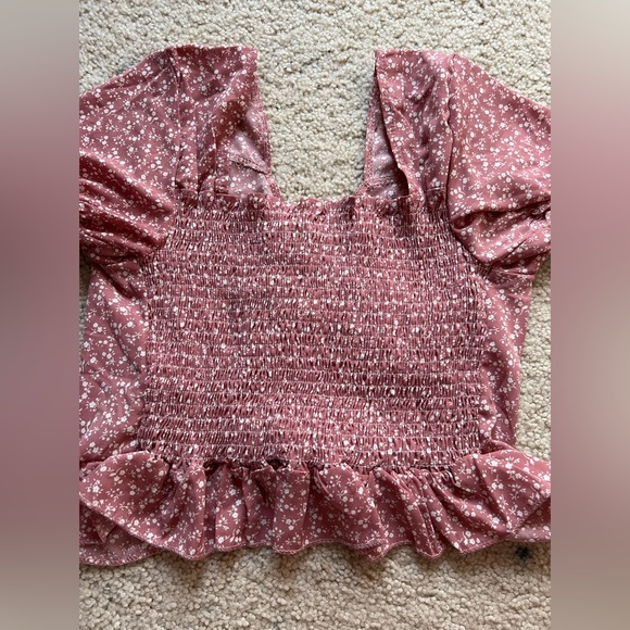 Tie Front Crop Top - Picture 3 of 3